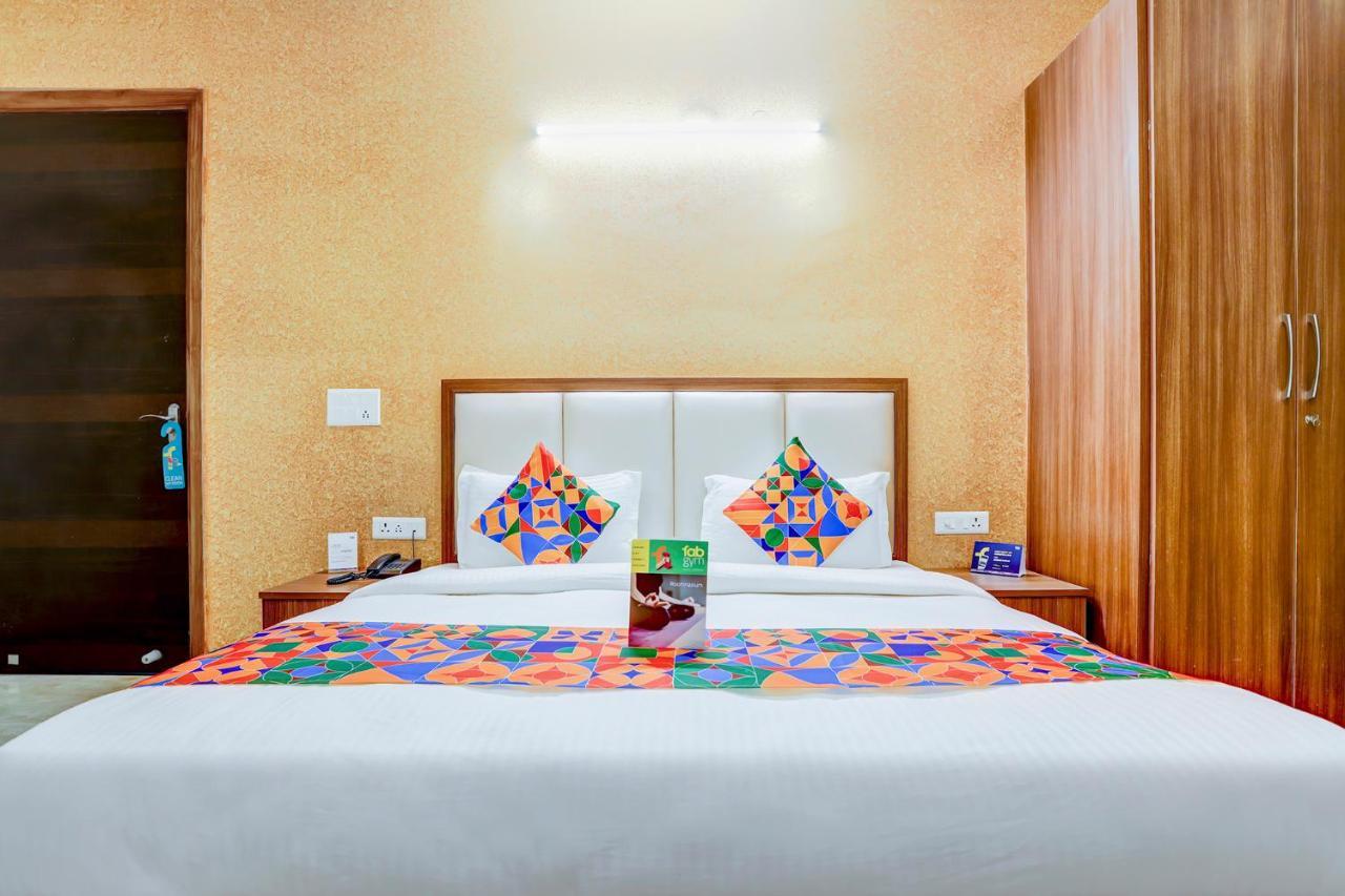 Fabhotel Golf Course Sapphire Gurgaon Exterior photo