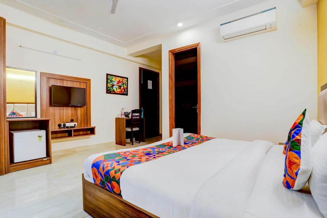 Fabhotel Golf Course Sapphire Gurgaon Exterior photo